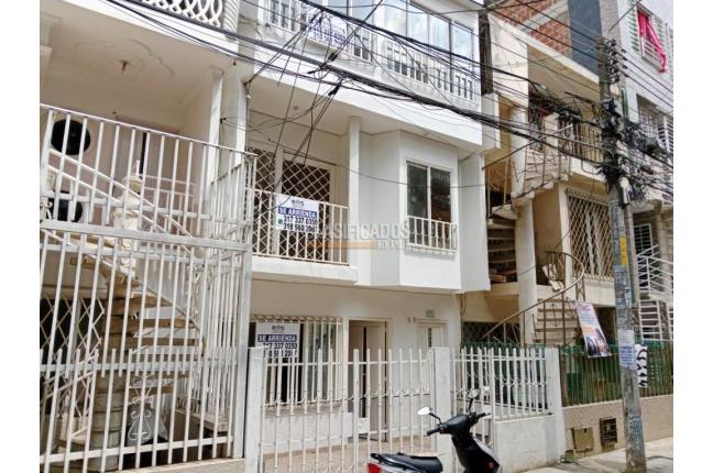 Casas, Alquiler, Ciudad Córdoba - $750.000