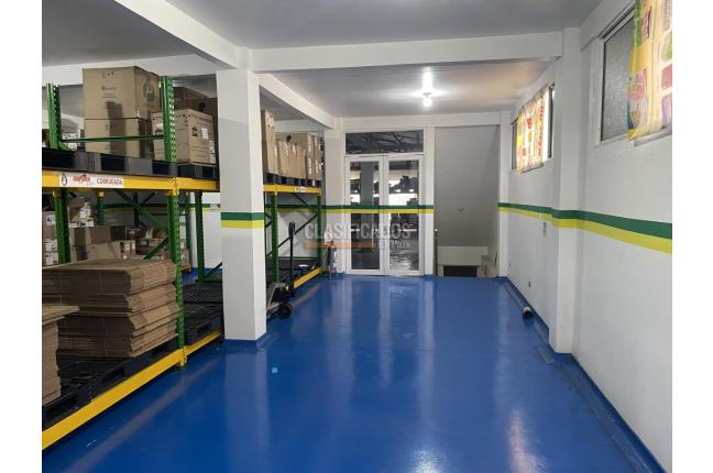 Locales y Bodegas, Venta, Colseguros - $1.500.000.000