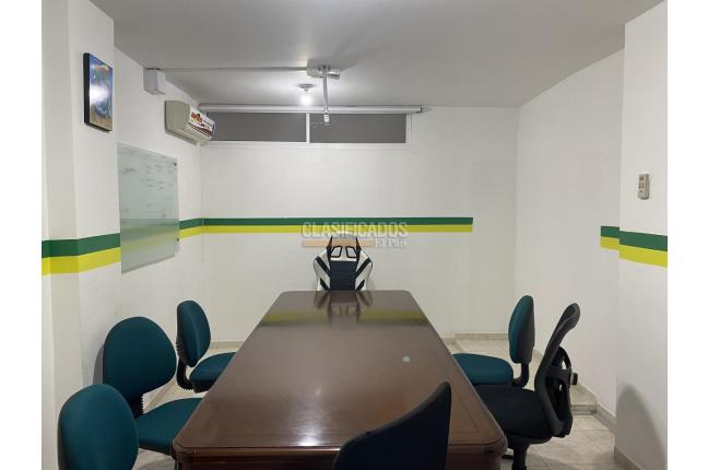 Locales y Bodegas, Venta, Colseguros - $1.500.000.000