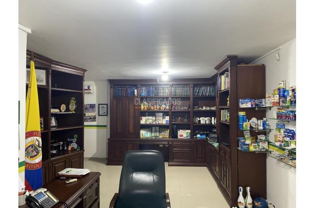 Locales y Bodegas, Venta, Colseguros - $1.500.000.000