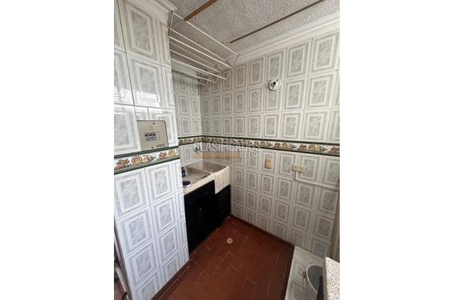 Apartamentos, Venta, Alcázares - $180.000.000