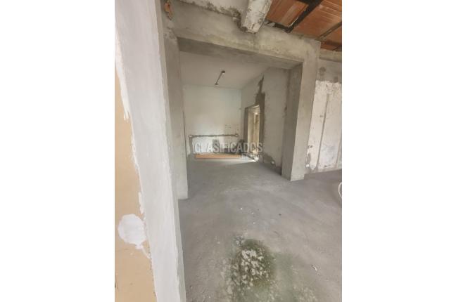 Locales y Bodegas, Alquiler en Centenario