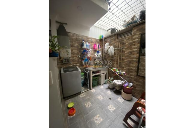 Casas, Venta, Atanasio Girardot - $550.000.000