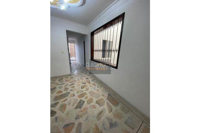 Casas, Venta, Atanasio Girardot - $550.000.000