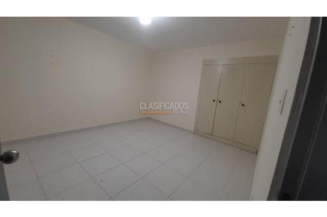Casas, Alquiler, Eucarístico - $3.500.000