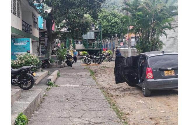 Locales y Bodegas, Alquiler, La Flora - $3.000.000