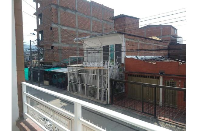 Apartamentos, Alquiler, Salomia - $1.000.000