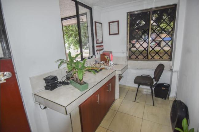 Edificios, Venta, Primero de Mayo - $4.000.000.000