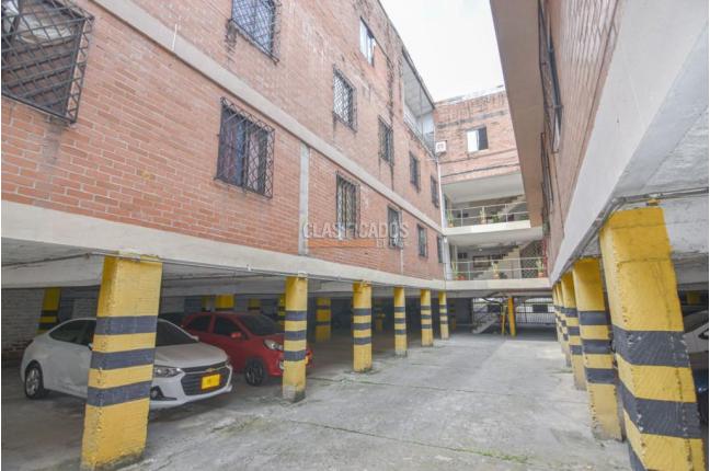 Edificios, Venta, Primero de Mayo - $3.990.000.000