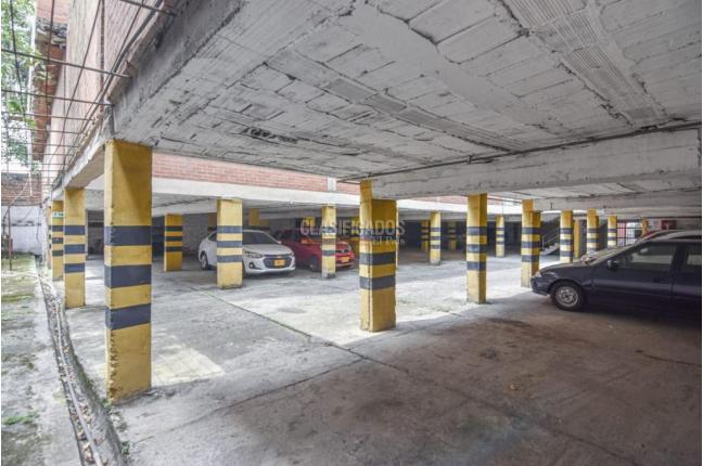 Edificios, Venta, Primero de Mayo - $3.990.000.000