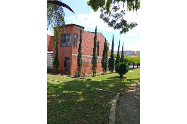 Casas, Alquiler, Valle del Lili - $2.400.000