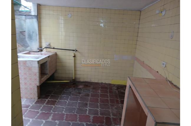 Casas, Alquiler, Álamos - $1.400.000