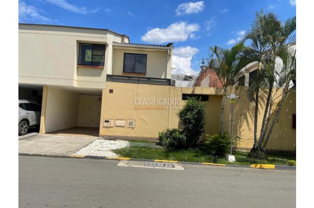 Casas, Venta en La Hacienda