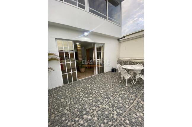 Casas, Venta, Paseo de los Almendros - $660.000.000