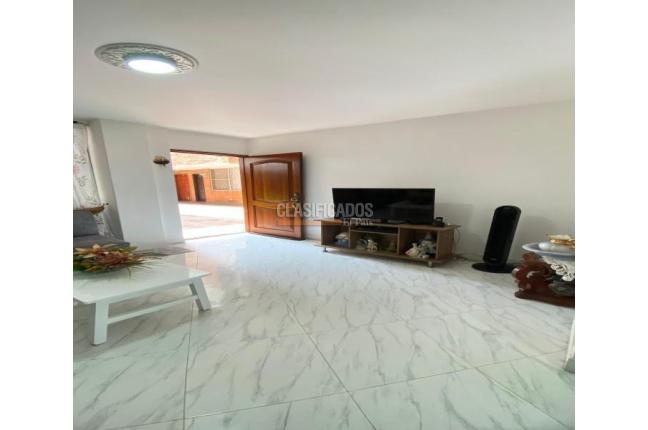 Apartamentos, Venta en Primero de Mayo