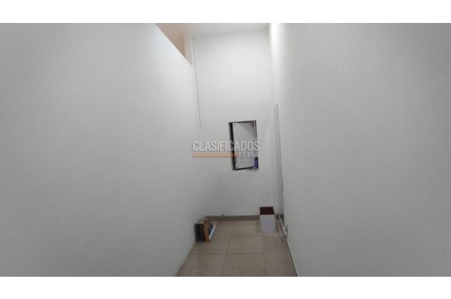 Locales y Bodegas, Venta, Chipichape - $2.100.000.000