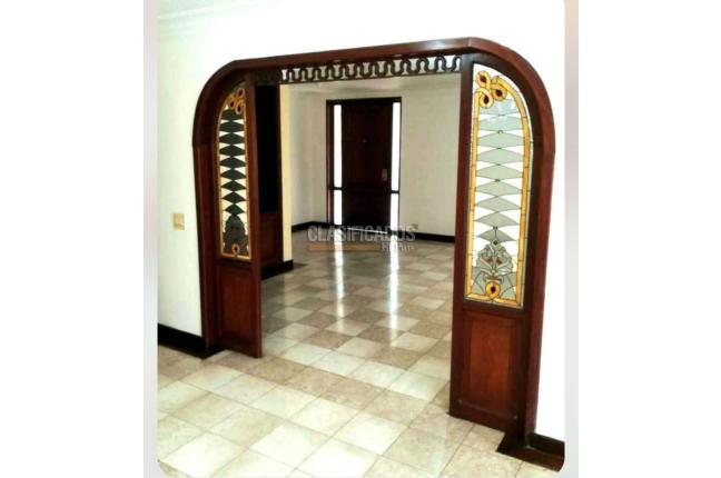 Casas, Venta, Prados del Norte - $690.000.000