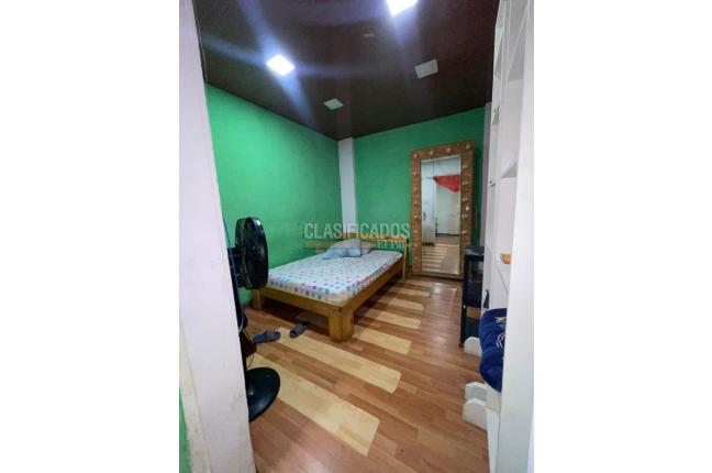 Casas, Venta en Saavedra Galindo