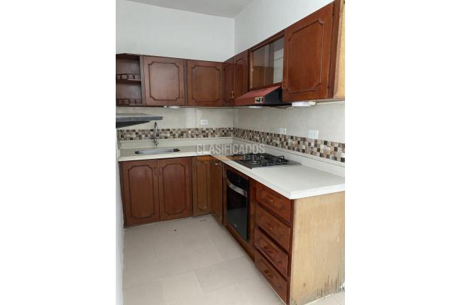 Casas, Alquiler en Belisario Caicedo