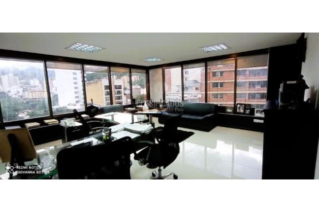 Oficinas y Consultorios, Venta en El Piloto