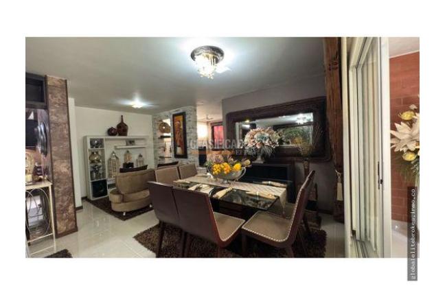 Apartamentos, Venta en Altos Menga