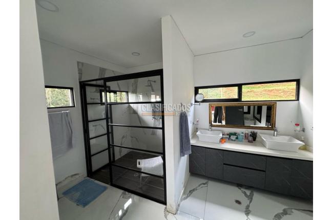 Casas, Venta, Yumbo - $1.700.000.000