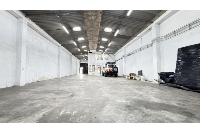 Locales y Bodegas, Alquiler en San Vicente