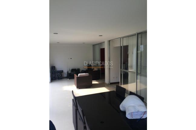 Casas, Alquiler en Ciudad Jardín