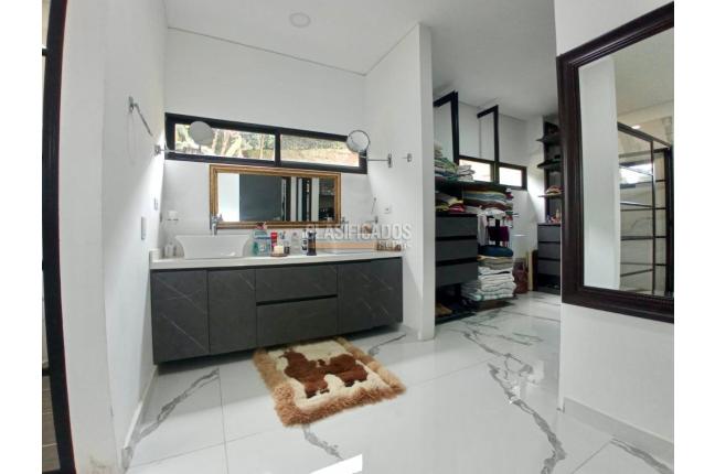 Casas, Venta, Yumbo - $1.700.000.000