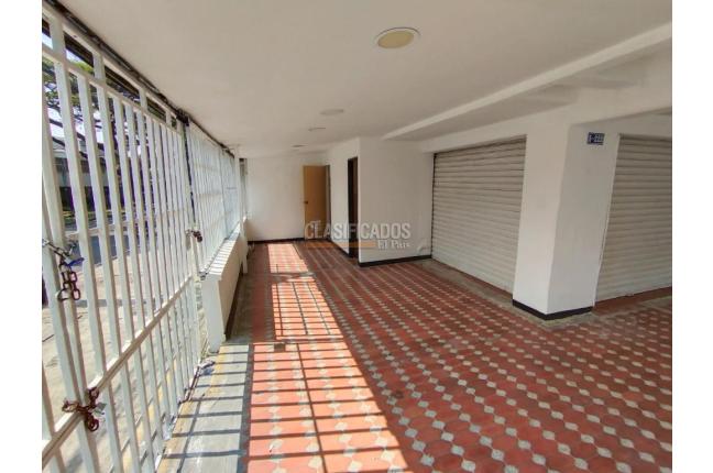 Locales y Bodegas, Alquiler, Camino Real - $2.200.000