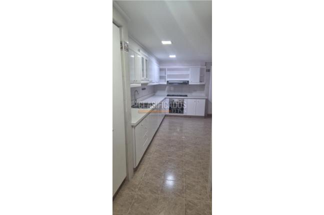 Apartamentos, Venta, Centenario - $700.000.000