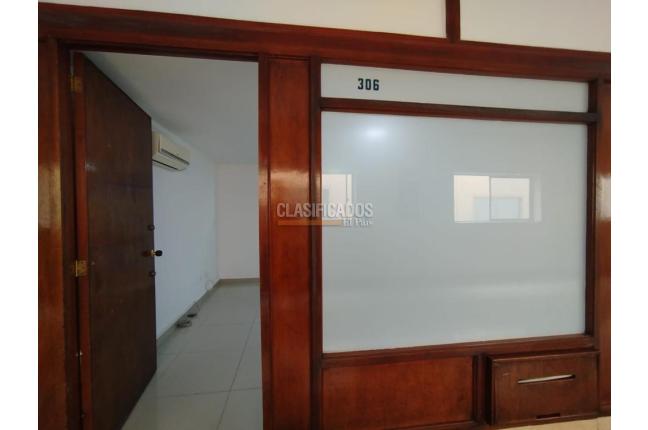 Oficinas y Consultorios, Alquiler, San Vicente - $2.200.000