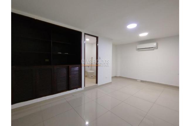 Oficinas y Consultorios, Alquiler, San Vicente - $2.200.000