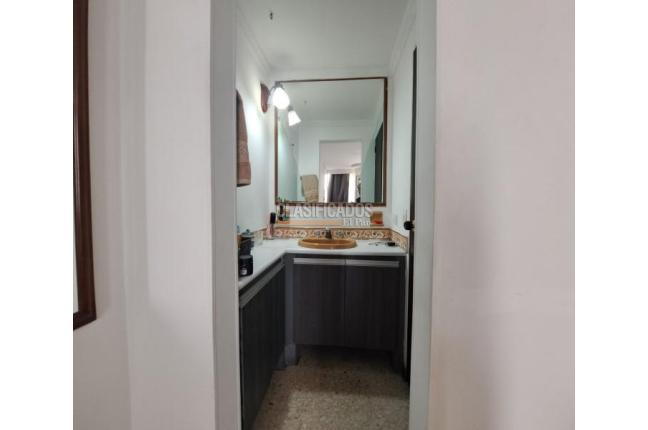 Apartamentos, Venta, Versalles - $300.000.000