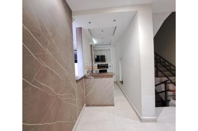 Apartamentos, Venta, Versalles - $300.000.000