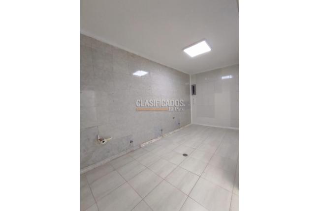 Locales y Bodegas, Alquiler, Granada - $5.000.000