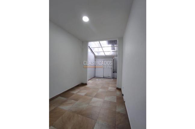 Locales y Bodegas, Alquiler, Granada - $5.000.000