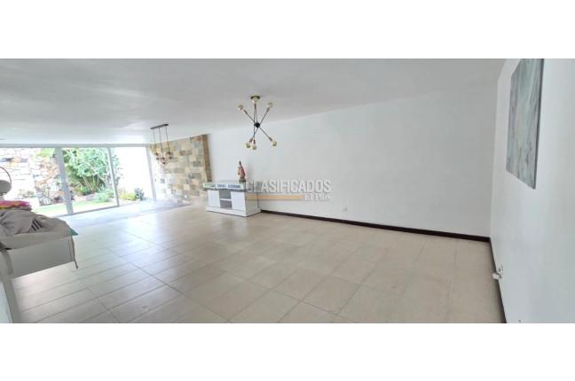 Casas, Venta en La Flora