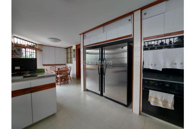 Casas, Venta, Santa Mónica Central - $2.300.000.000