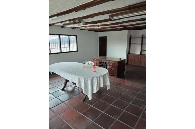 Locales y Bodegas, Alquiler, Bueno Madrid - $3.800.000