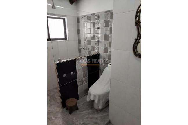 Locales y Bodegas, Alquiler, Bueno Madrid - $3.800.000