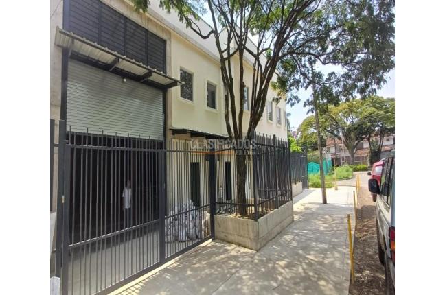 Locales y Bodegas, Venta, Tequendama - $3.900.000.000