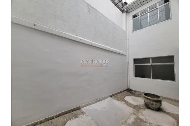 Locales y Bodegas, Alquiler, Granada - $3.000.000