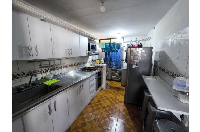 Apartamentos, Venta, Primero de Mayo - $275.000.000