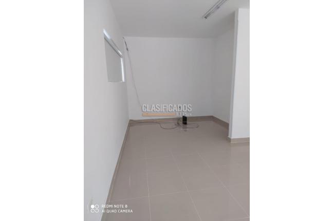 Locales y Bodegas, Alquiler, Versalles - $2.500.000