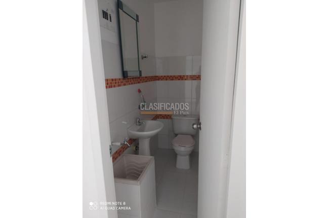 Locales y Bodegas, Alquiler, Versalles - $2.500.000