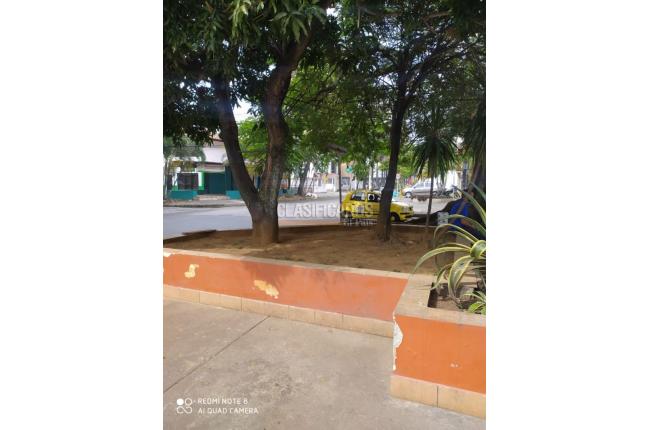 Locales y Bodegas, Alquiler, Versalles - $2.500.000