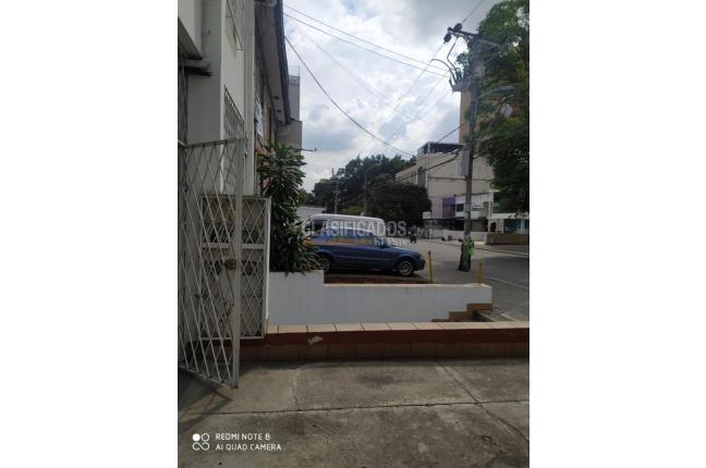 Locales y Bodegas, Alquiler, Versalles - $2.500.000