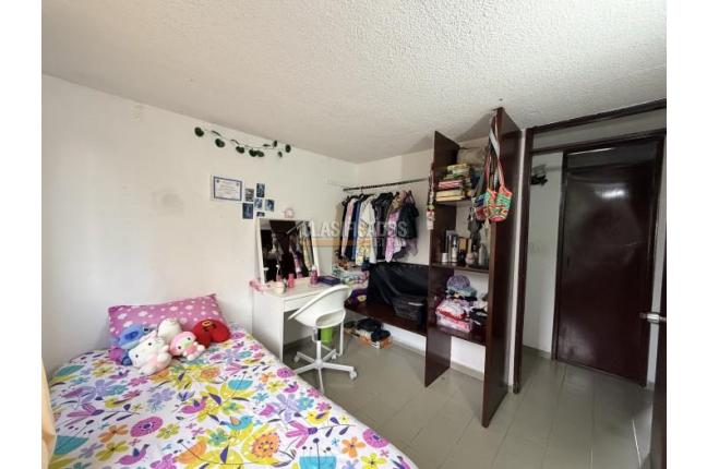 Apartamentos, Venta, Cañaverales - $180.000.000