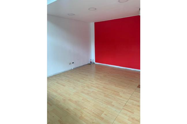 Locales y Bodegas, Venta, Centro Ccial. Pasarela - $495.000.000